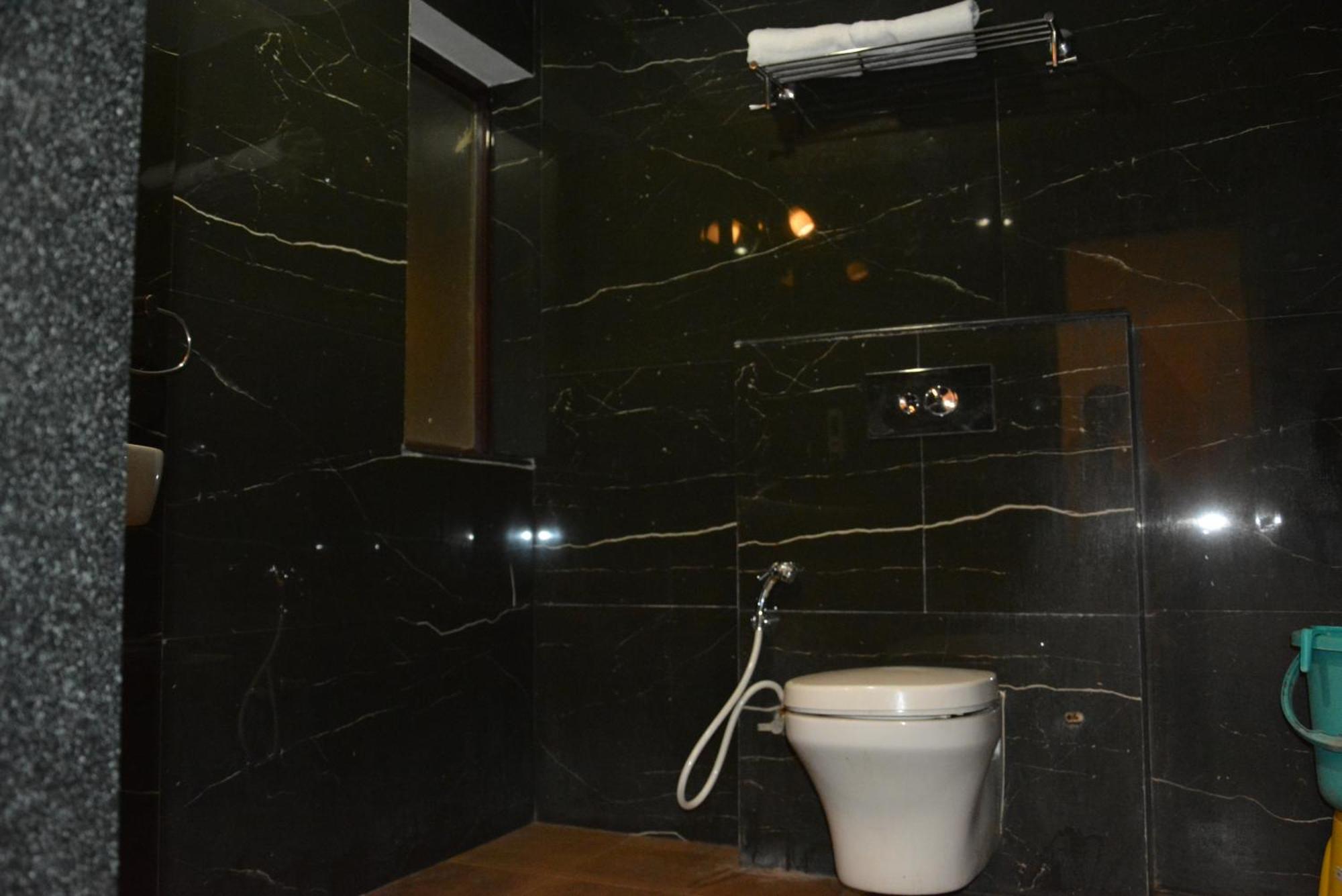 The Grand Neelam Hotell Rāipur Eksteriør bilde